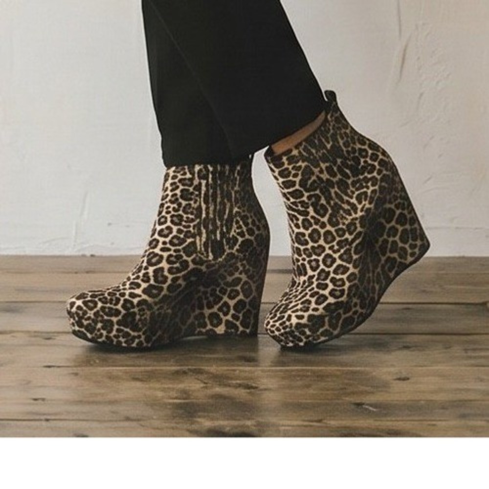 BCBGeneration Vance Leopard Print‎ Suede Platform Wedge Ankle Boots BG-VANCE2 9M